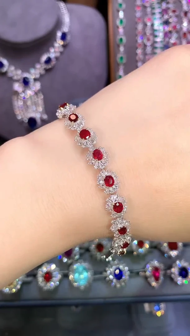 18K金镶嵌手链红宝石丁*