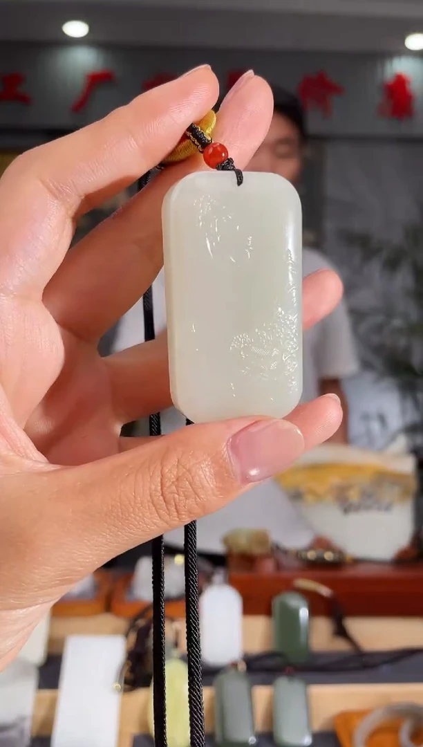 和田玉未镶嵌颈饰1