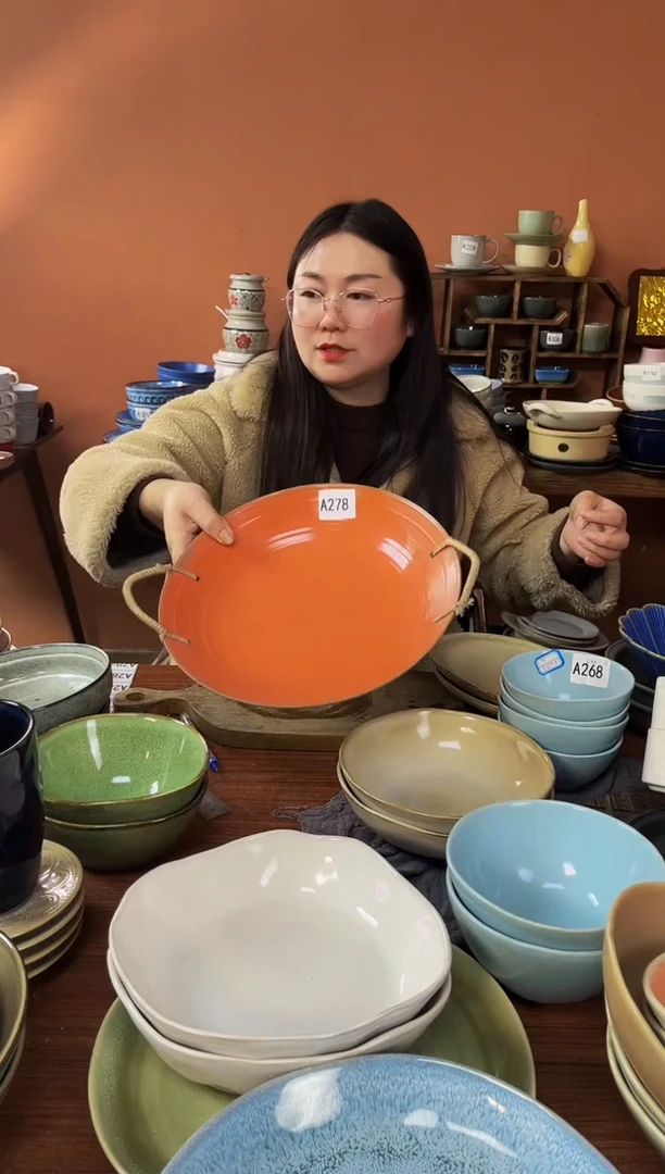 【闪购商品】碗A278  陶瓷双耳麻绳碗一个微瑕