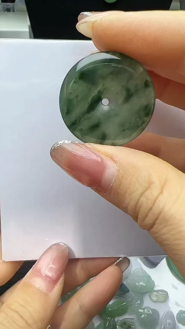 【闪购商品】翡翠颈饰未镶嵌平安扣