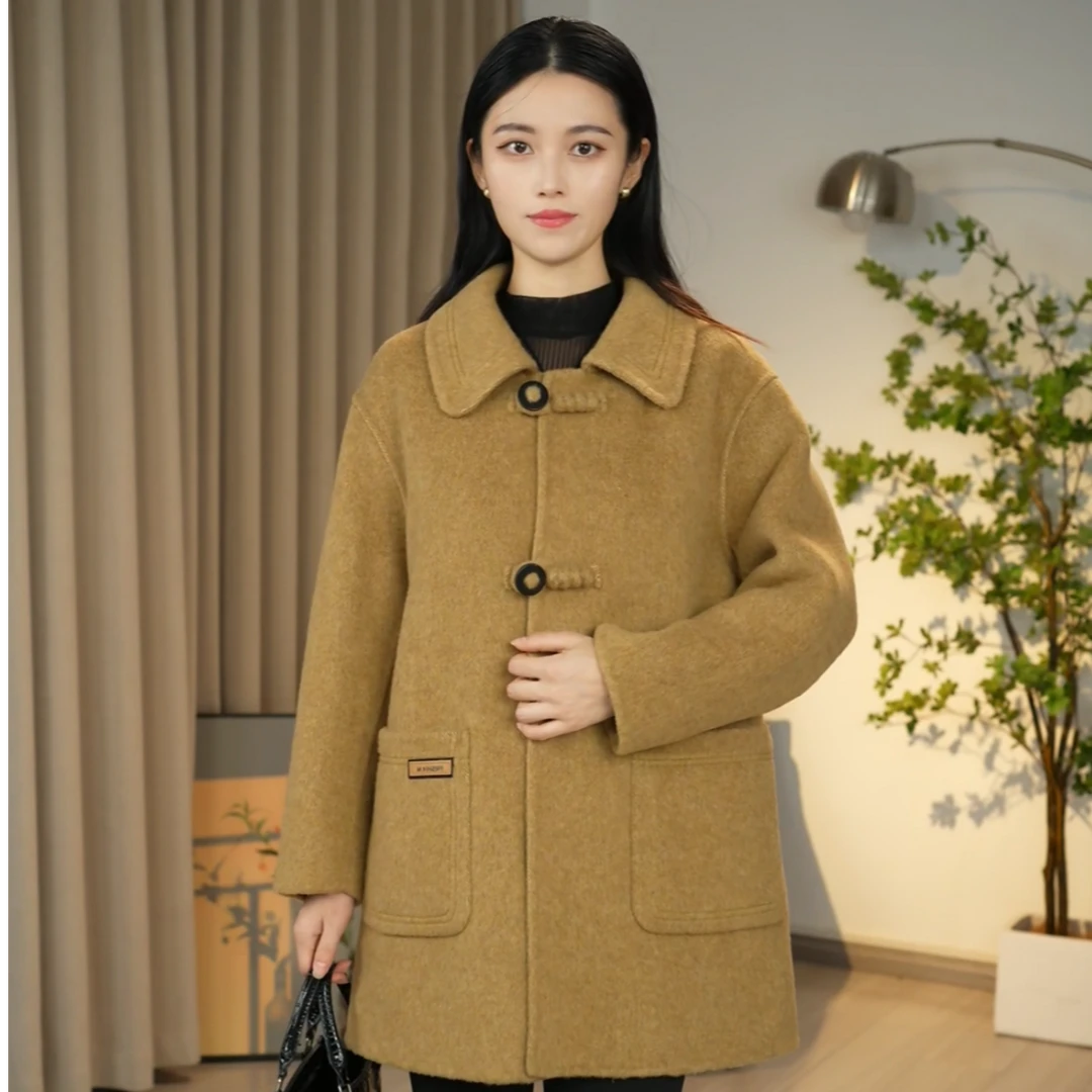 2025秋冬新款高端时尚娃娃领纯手工缝制羊毛大衣显高显瘦羊