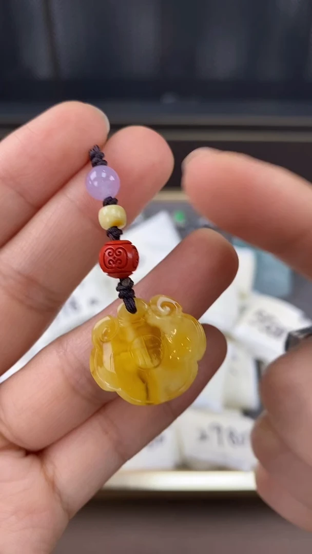 【闪购商品】蜜蜡吊坠(不含链)未镶嵌蜜蜡手机挂