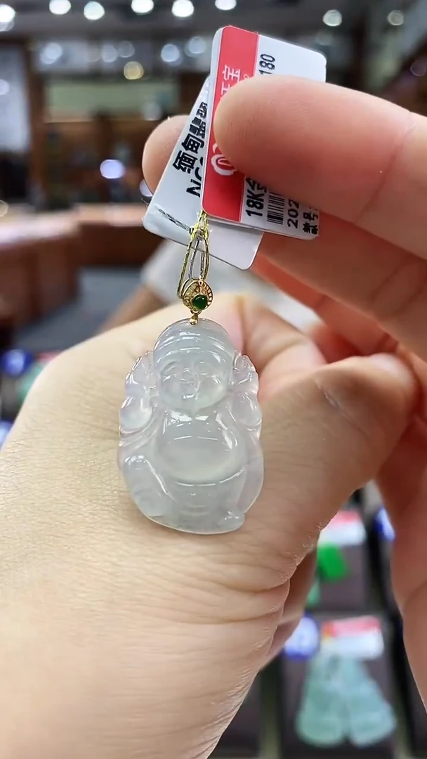 翡翠18K金镶嵌颈饰财神爷