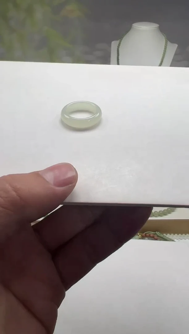 【闪购商品】和田玉手串未镶嵌俄料16圈号戒指