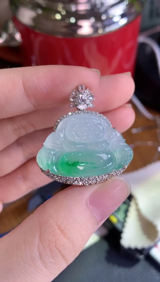 颈饰18K金镶嵌翡翠佛公