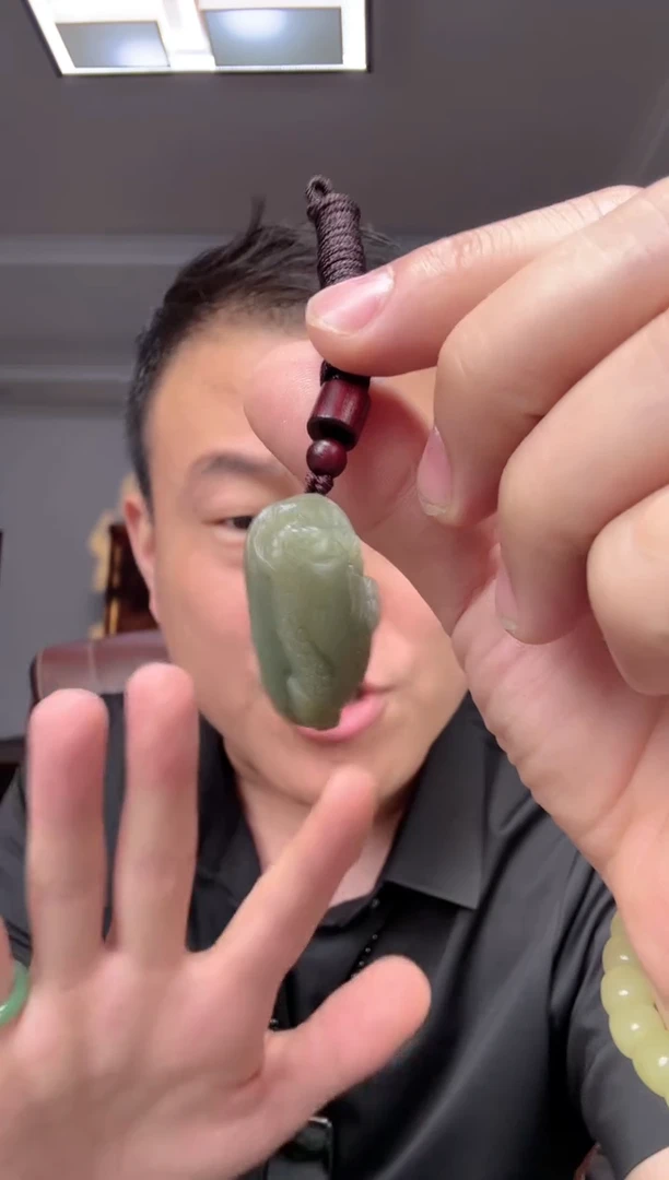 和田玉未镶嵌颈饰1