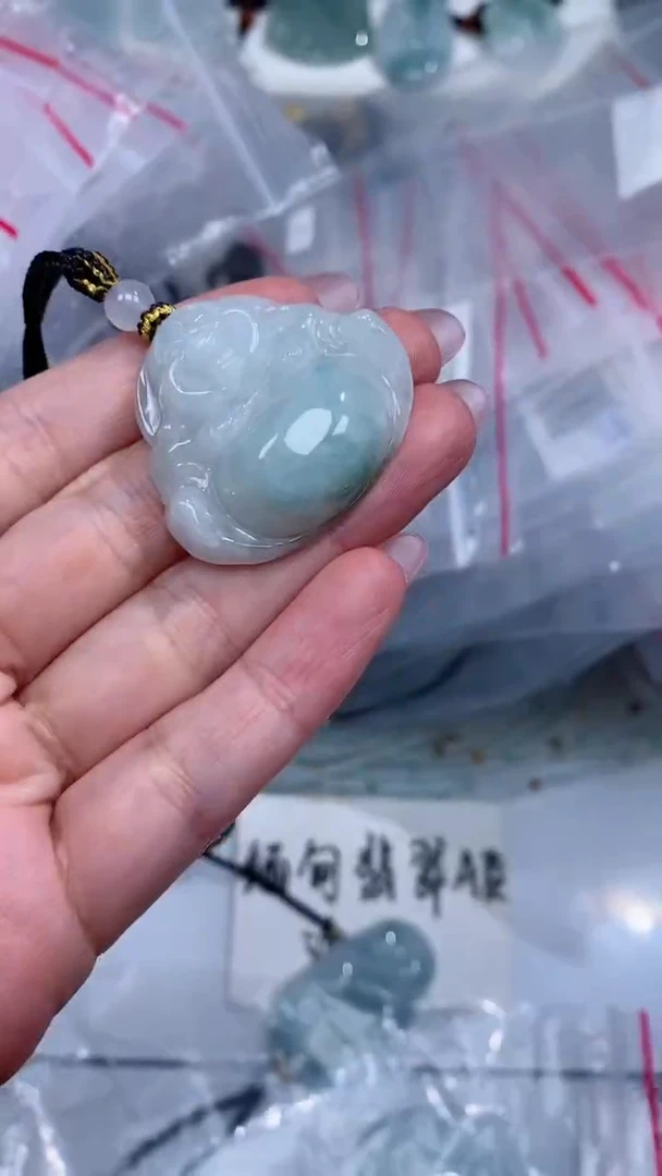 颈饰未镶嵌翡翠吊坠