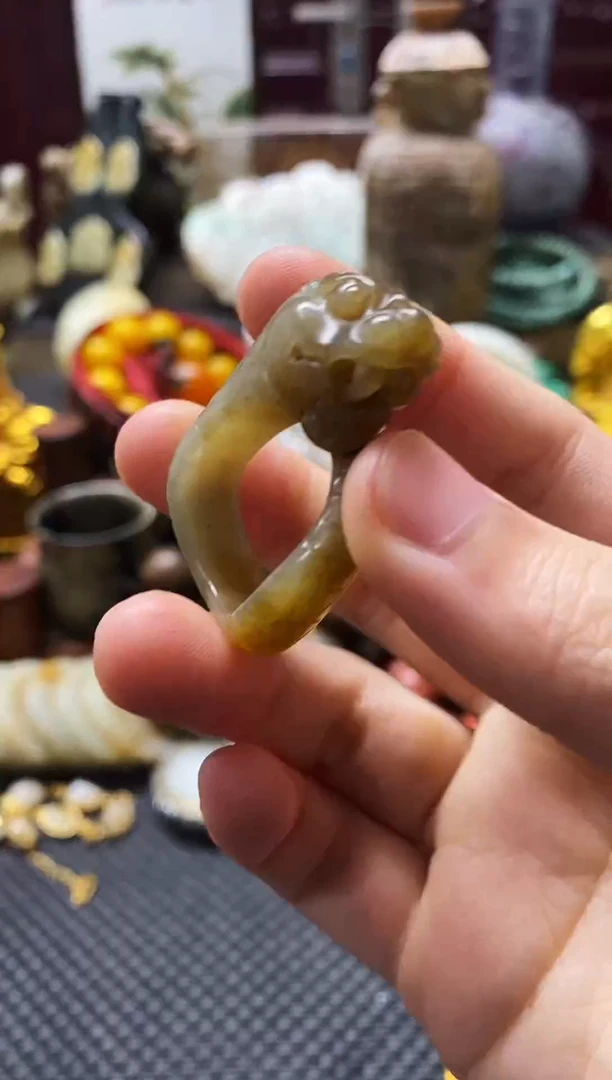 未镶嵌戒指和田玉戒指