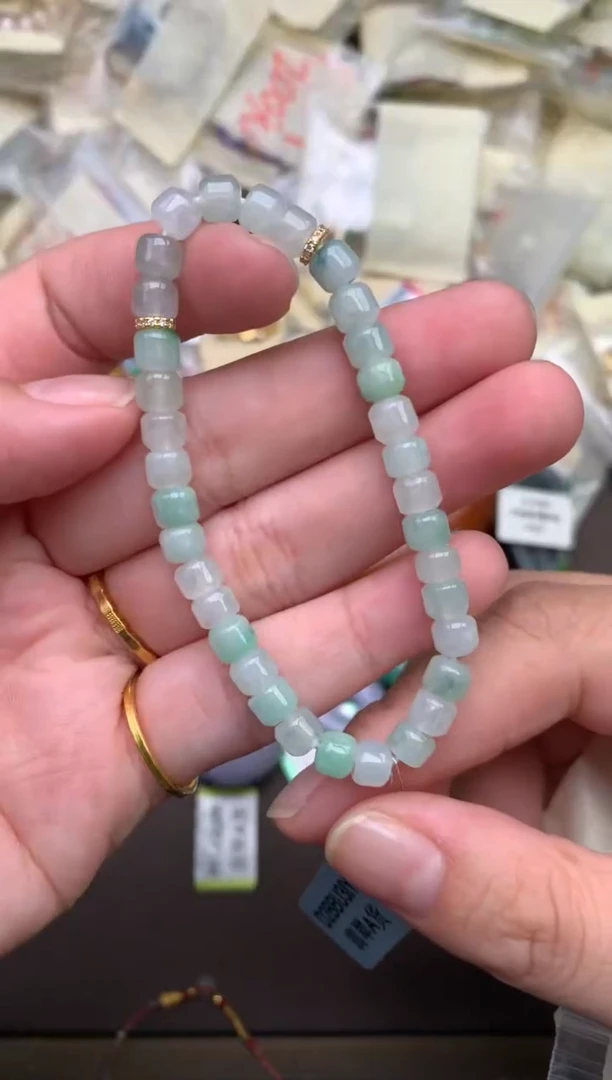 翡翠挂件未镶嵌—