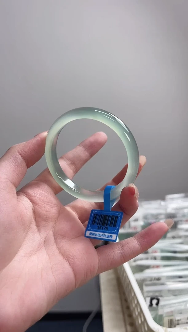 玛瑙/玉髓手镯未镶嵌54圈