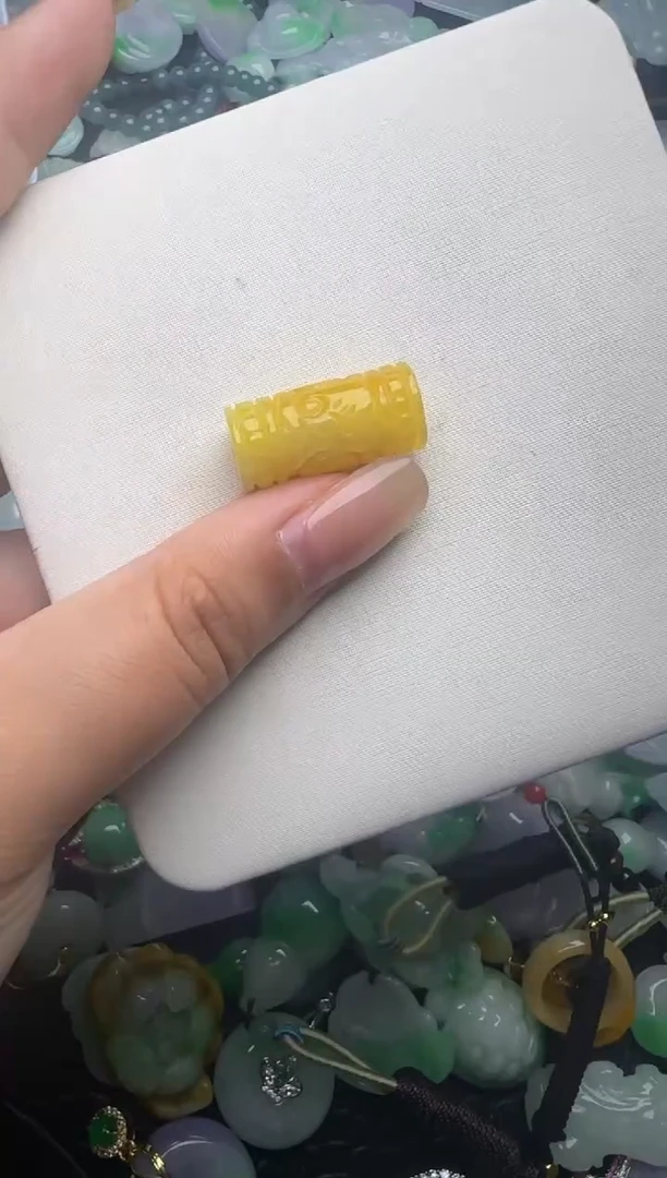翡翠未镶嵌颈饰天然缅甸翡翠吊坠