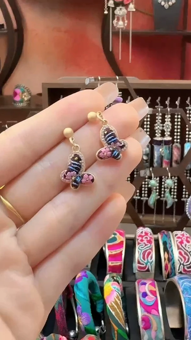 织绣云织谣民族风精美饰品   155