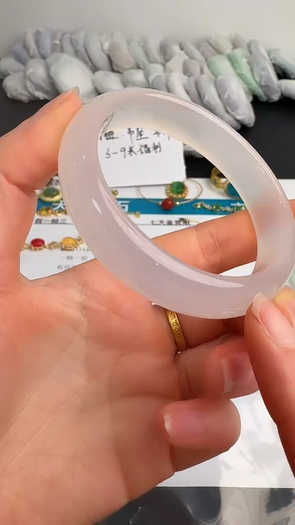 未镶嵌手镯石英质玉043