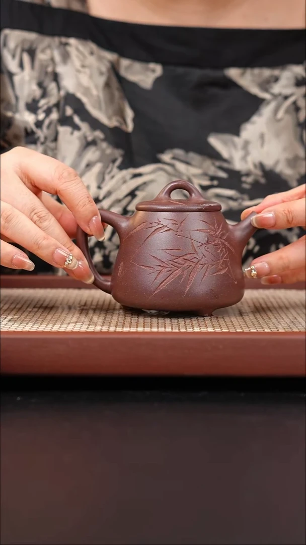 茶壶紫砂四号井底槽青高石瓢刻绘竹子240cc朱启华