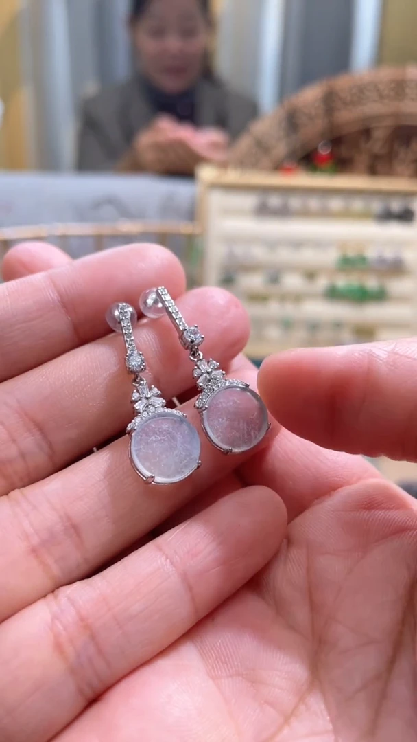 【闪购商品】翡翠颈饰未镶嵌无事牌一对