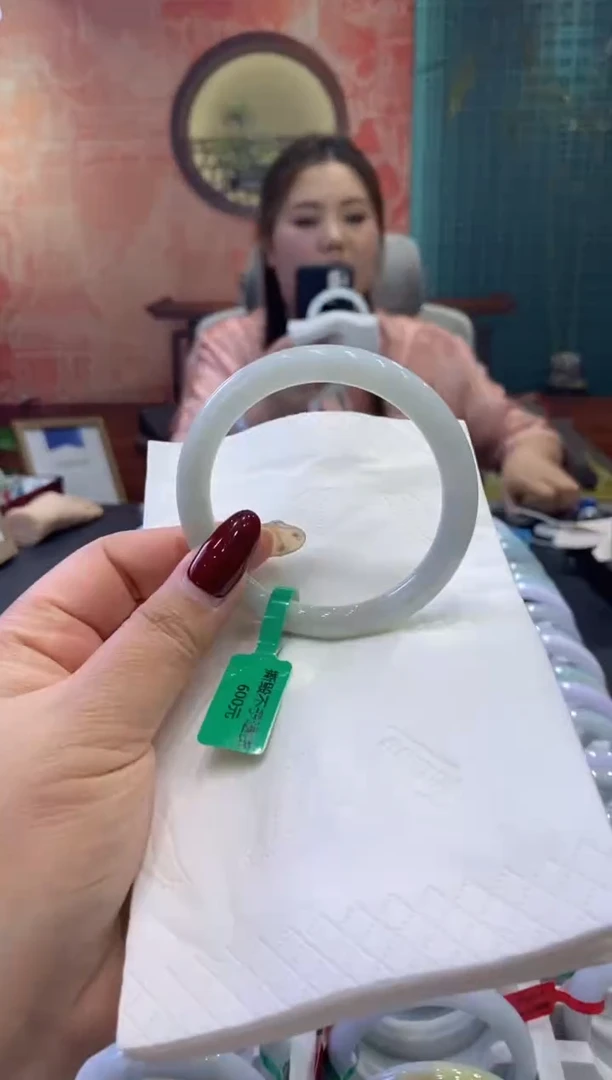 【闪购商品】翡翠手镯未镶嵌多人00011681