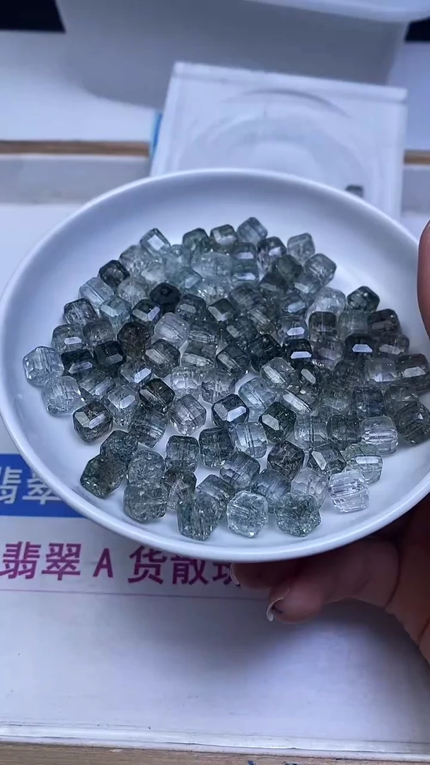 未镶嵌珠宝半成品水晶A1732 绿幽灵水晶方糖10mm6个8元