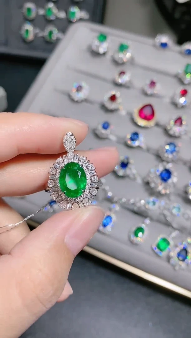 18K金镶嵌18K金戒指祖母绿.