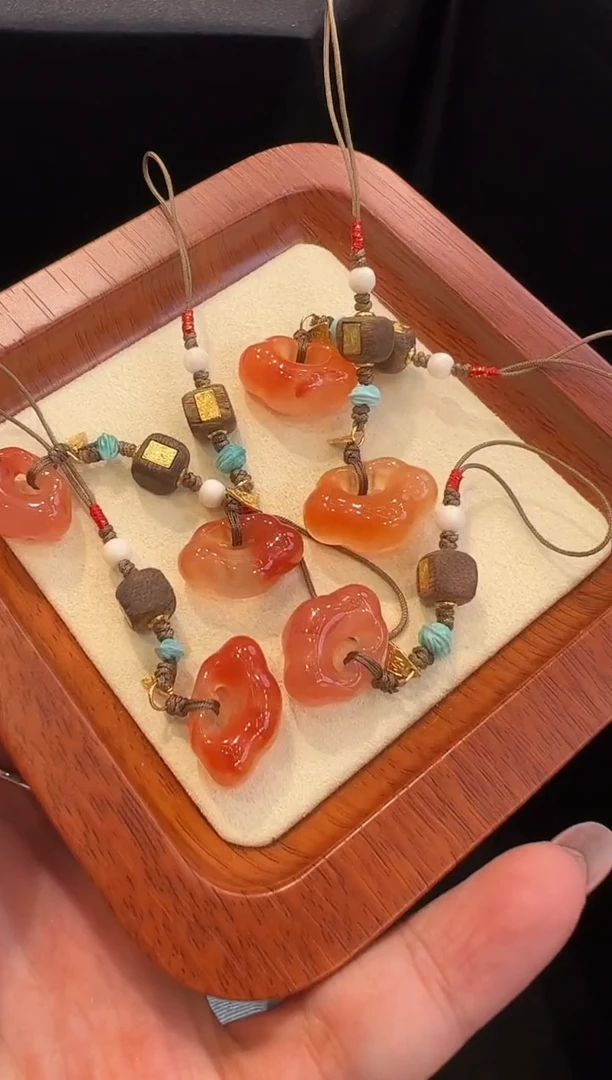 未镶嵌南红玛瑙挂件手机挂多样性发一件