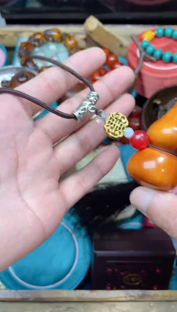 【闪购商品】蜜蜡裸石未镶嵌点击链接下单即可