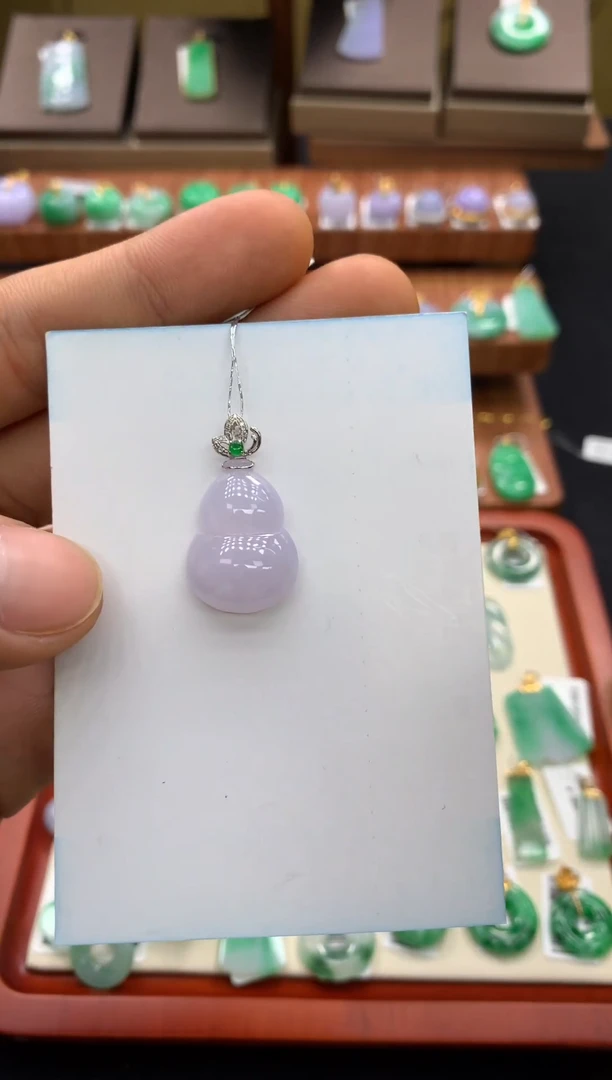 吊坠(不含链)18K金镶嵌翡翠葫芦