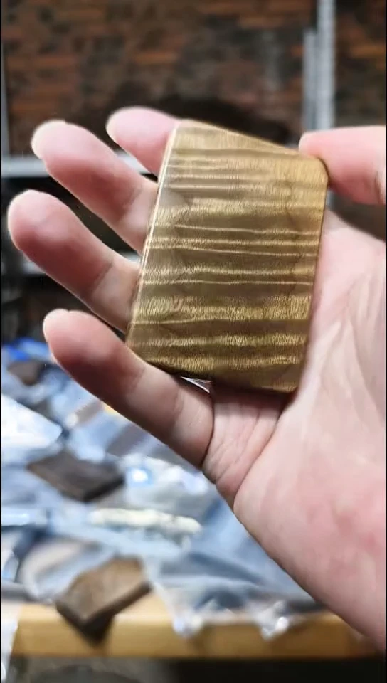 金丝楠无事牌手把件