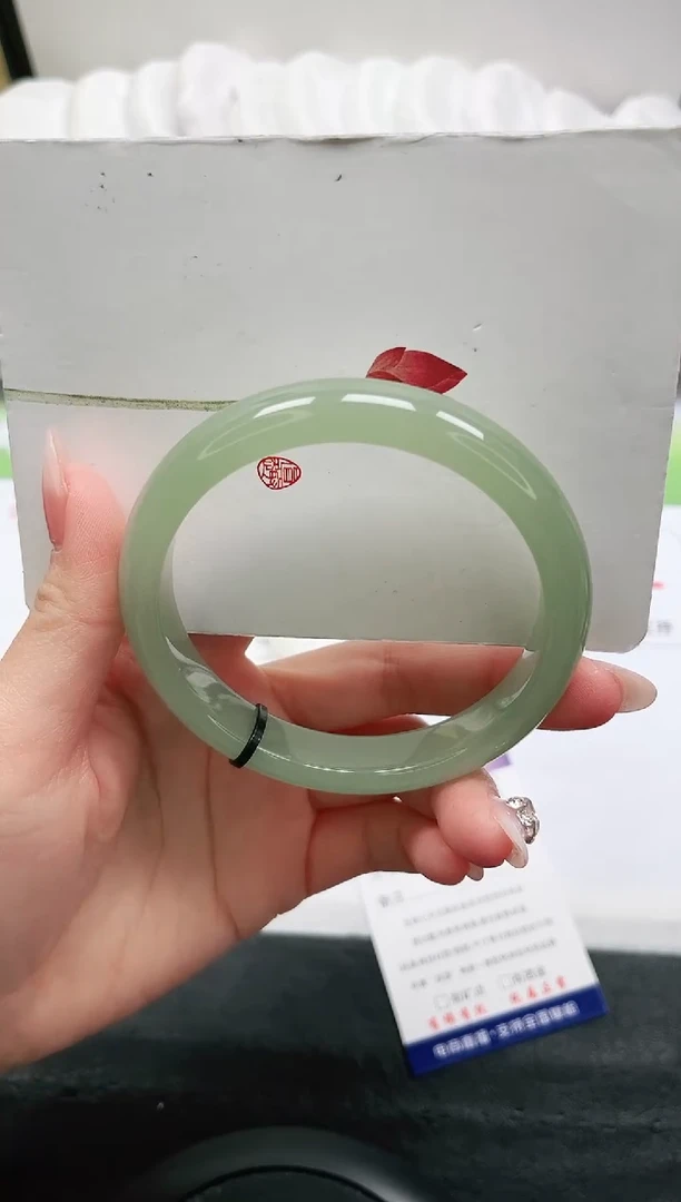 【闪购商品】石英质玉手镯未镶嵌229-64