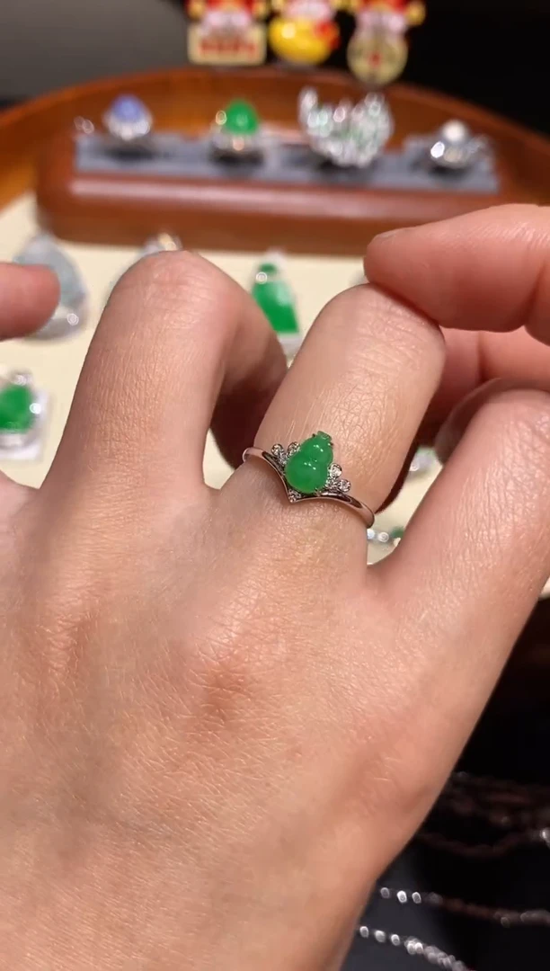 【闪购商品】翡翠戒指18K金镶嵌戒指