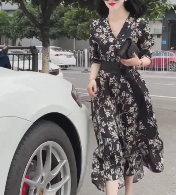 2025夏季新款网红同款洋气减龄韩版爆款连衣裙时尚印花ooi8