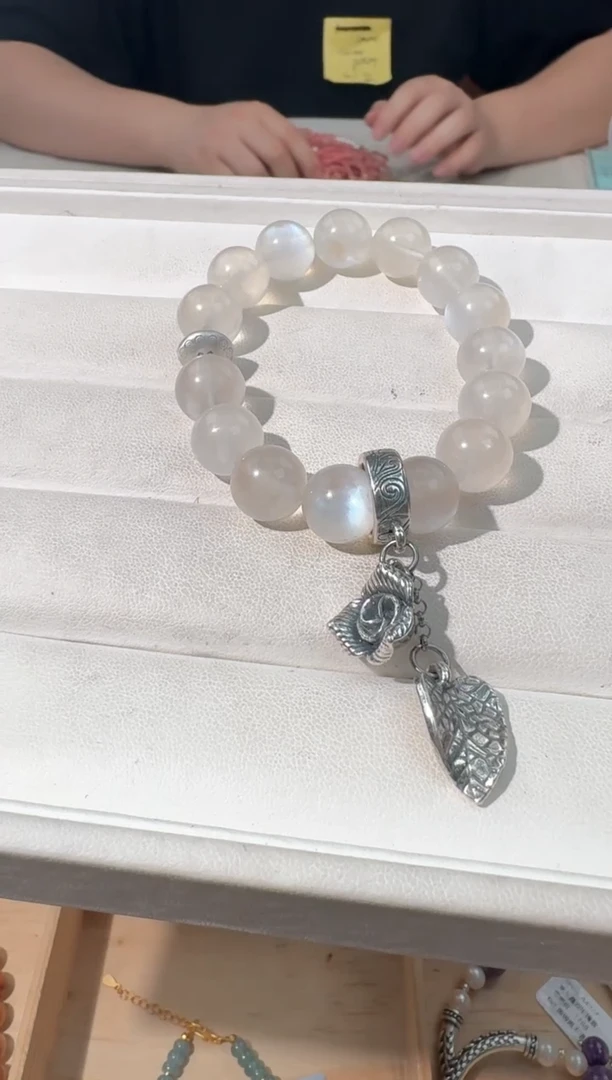 【闪购商品】长石手链银S925镶嵌蓝月大卡设计款