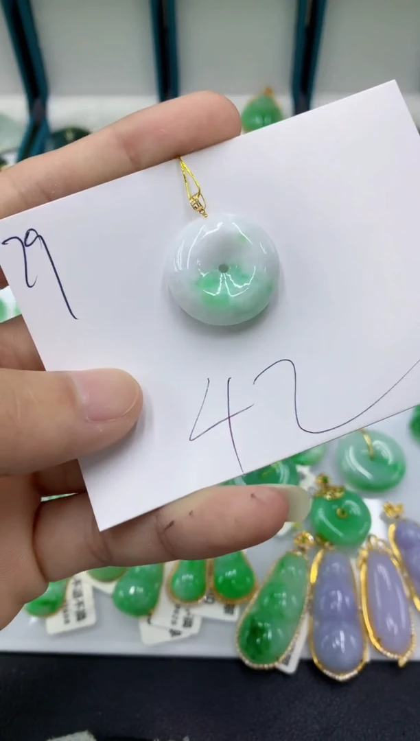 【闪购商品】翡翠颈饰18K金镶嵌翡翠