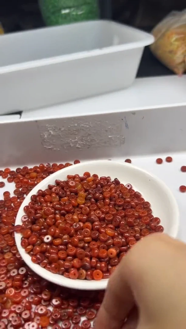 翡翠未镶嵌颈饰w924红翡算盘6*3mm*30颗