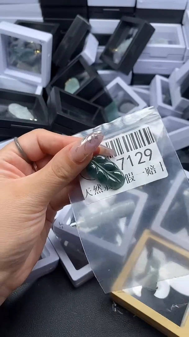 吊坠(不含链)未镶嵌翡翠7129