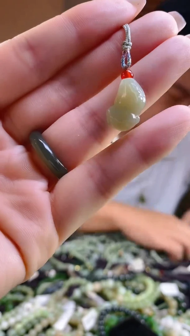 和田玉未镶嵌颈饰多样性发货，拍一发一