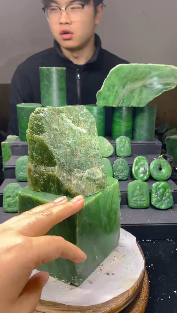 未镶嵌和田玉（碧玉）珠宝半成品1