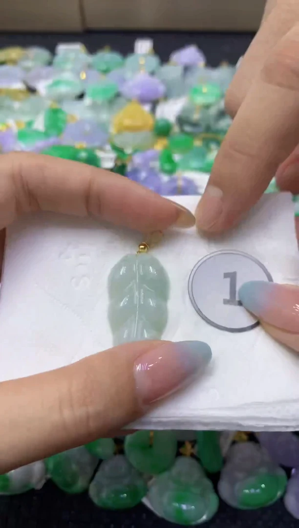 颈饰未镶嵌翡翠天然缅甸翡翠A货