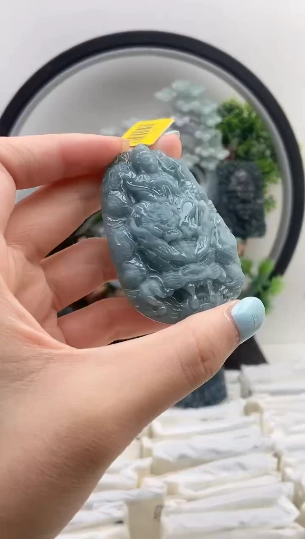 颈饰未镶嵌翡翠挂件