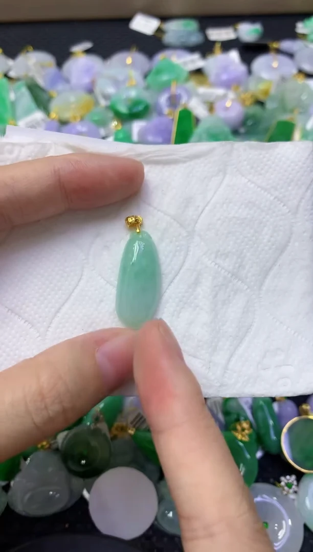 颈饰未镶嵌翡翠天然缅甸翡翠A货