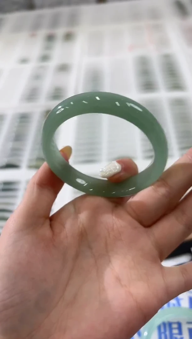 未镶嵌手镯石英质玉11-51D