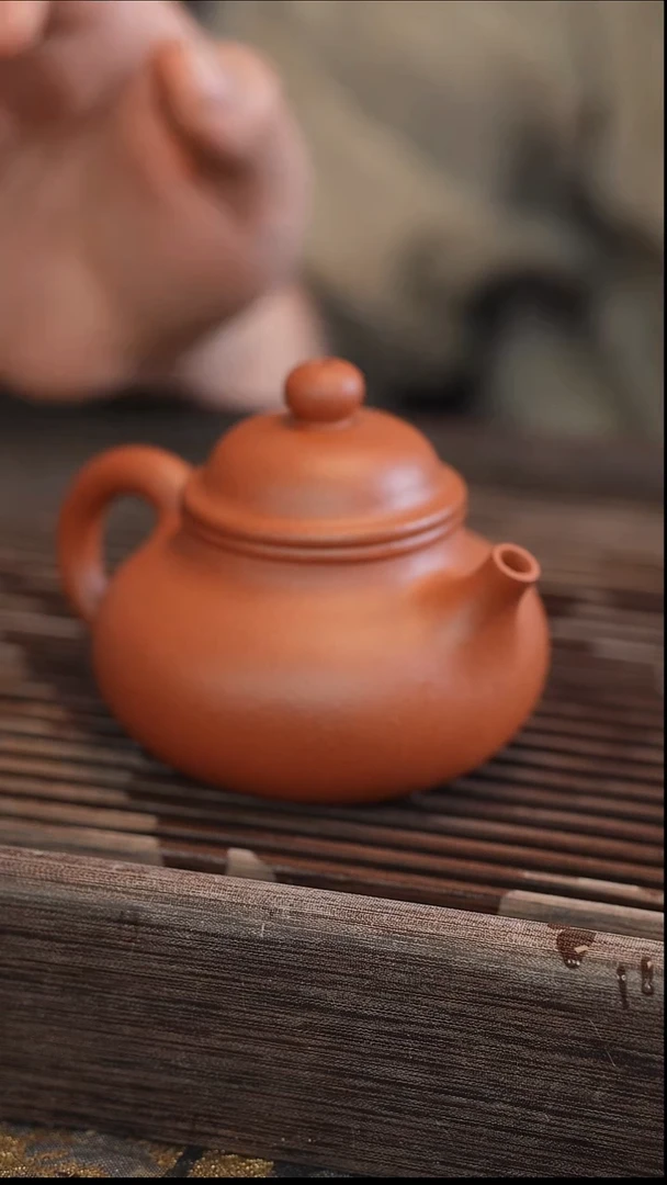 茶壶紫砂容天 红清水 半手工 200cc