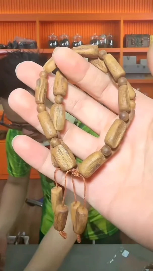 沉香手串232号单圈红土10g+多样性发一