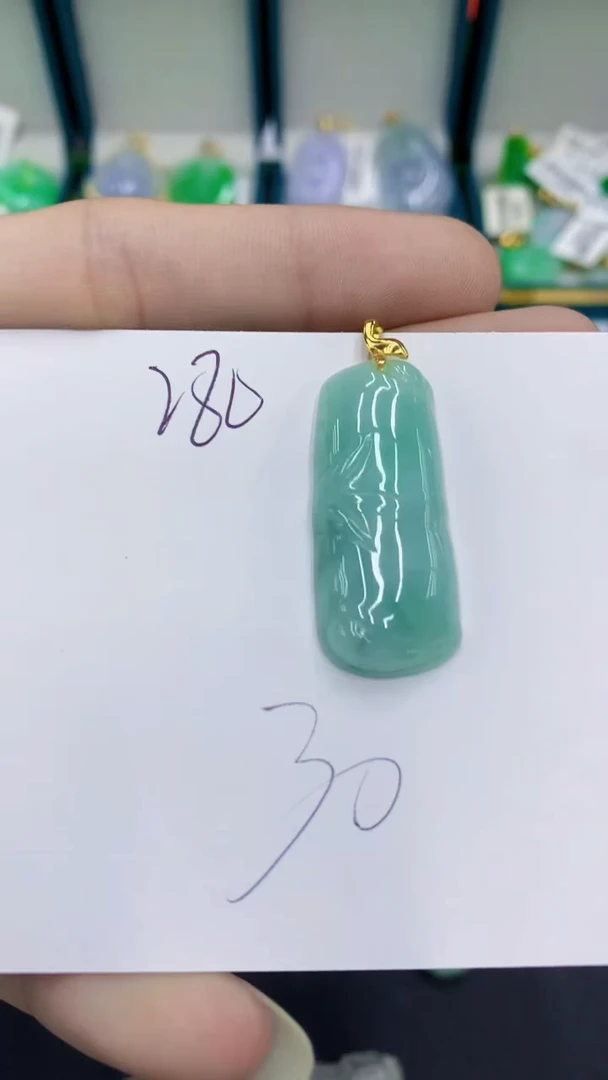 翡翠未镶嵌颈饰翡翠
