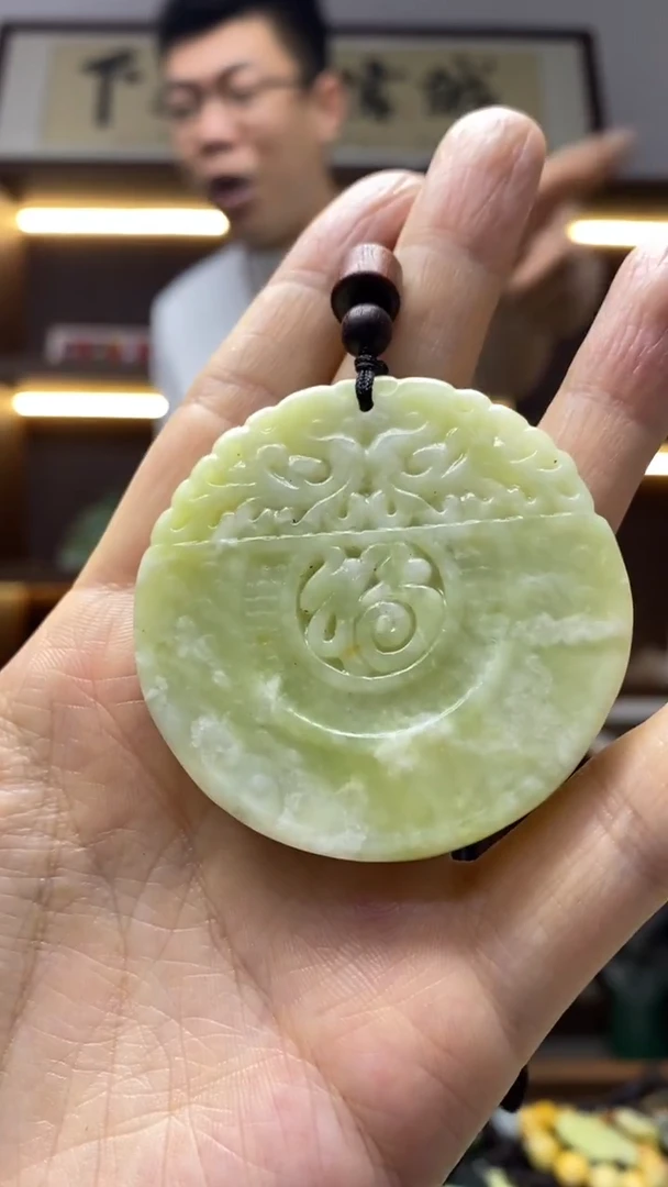 未镶嵌岫玉挂件