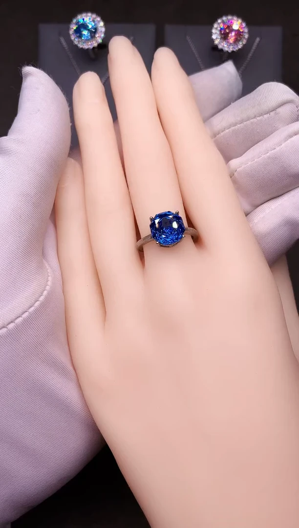 银S925镶嵌戒指托帕石······