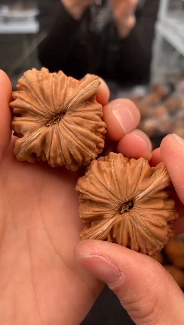 【闪购商品】文玩核桃把件汉高楼39-t428