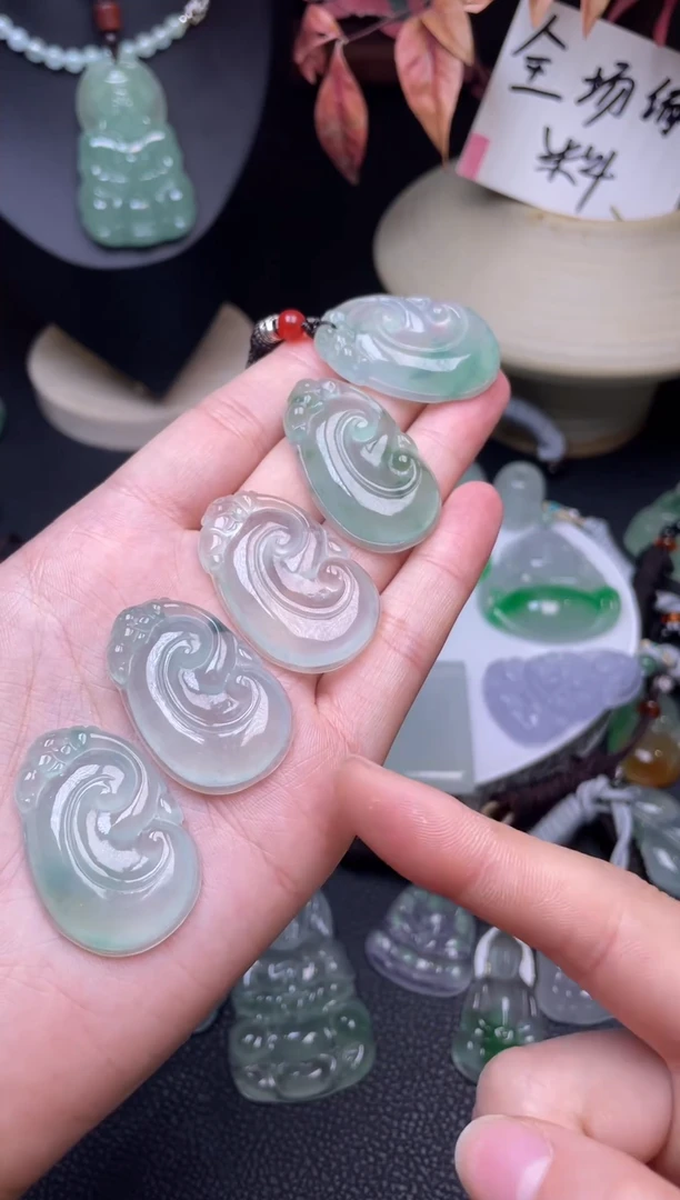 精品吊坠一物一拍