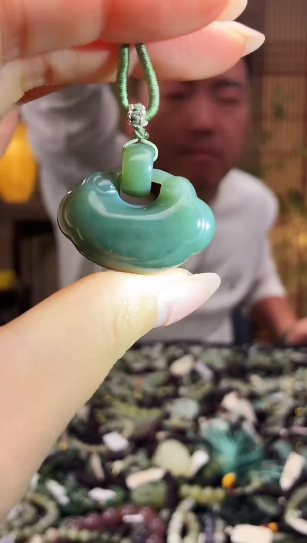 颈饰未镶嵌和田玉多样性发货，拍一发一