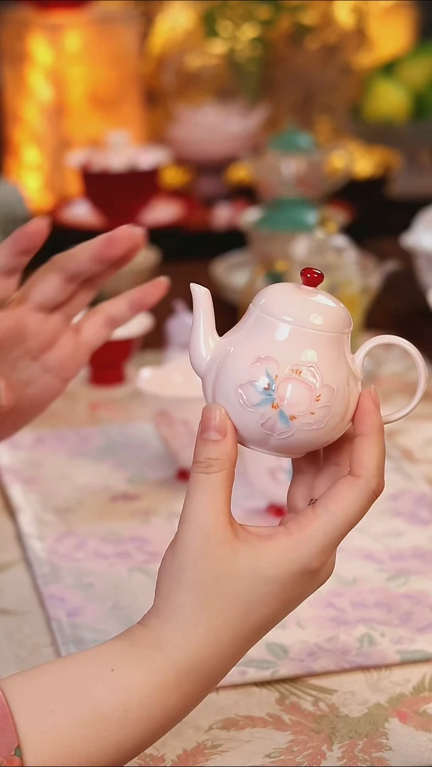 花桃相映茶壶 哈哈哈