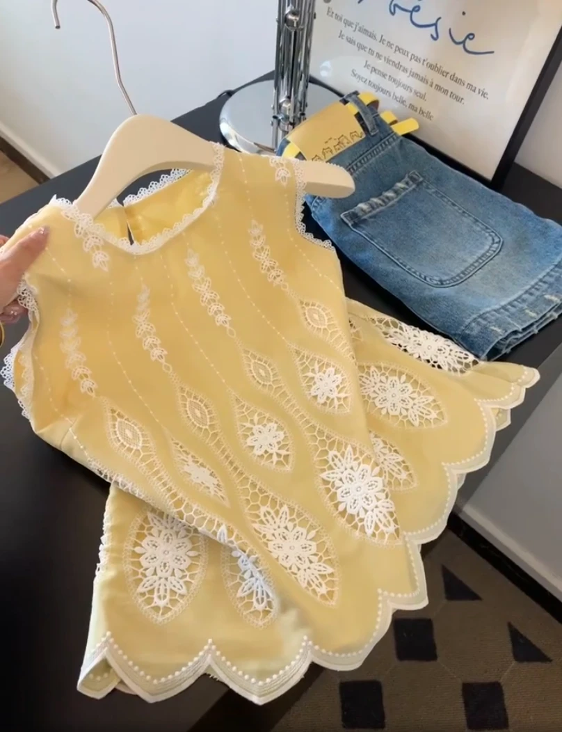 2025新款高级简约文艺镂空蕾丝衬衫宽松设计感洋气花边上衣女