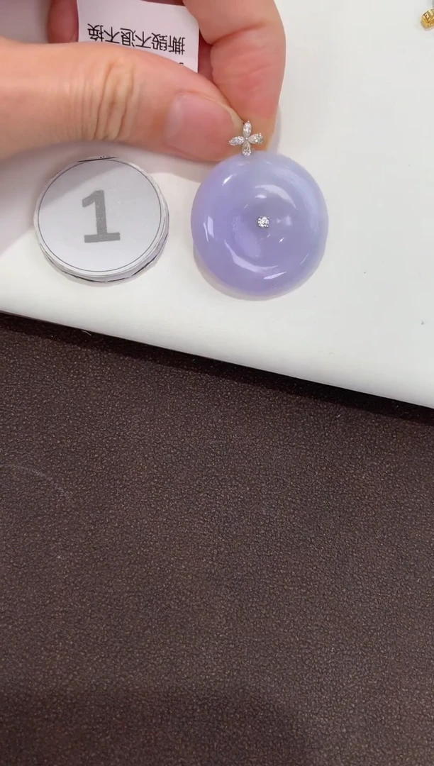 翡翠18K金镶嵌颈饰天然缅甸A货翡翠